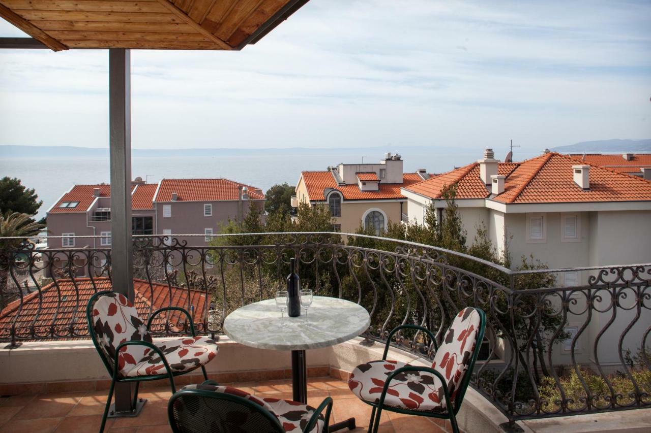 Apartments Cvjetni Dvori Макарска Екстериор снимка
