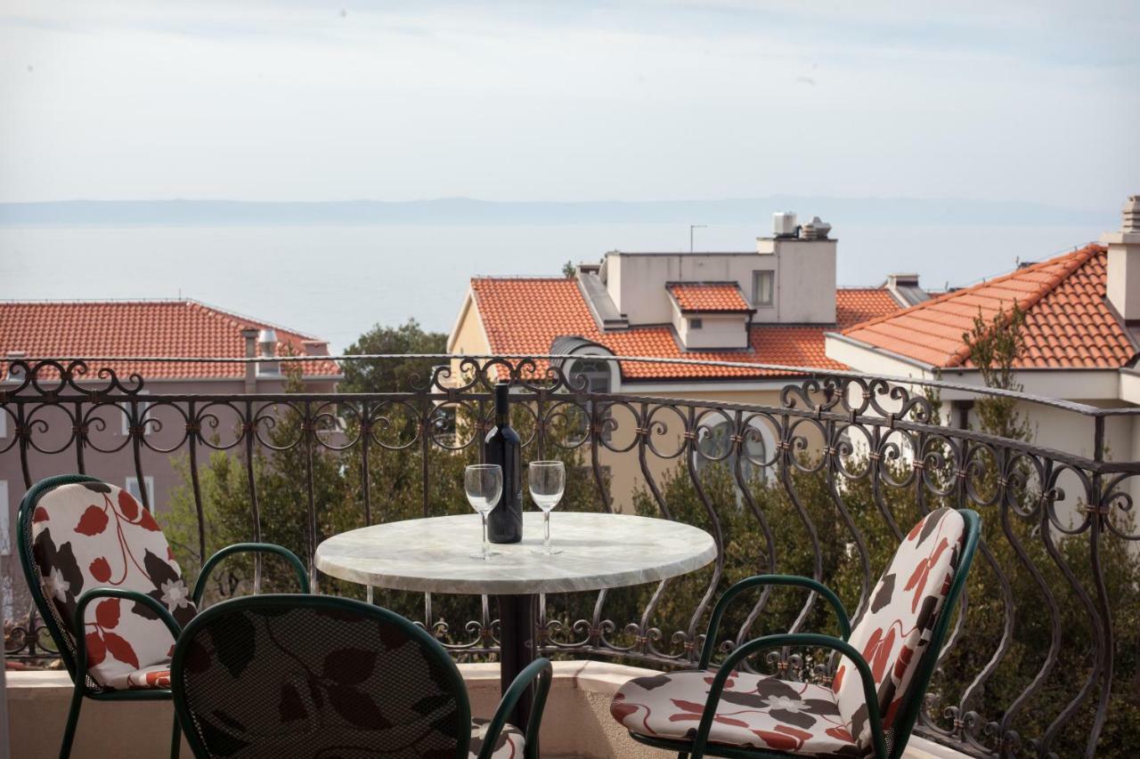 Apartments Cvjetni Dvori Макарска Екстериор снимка