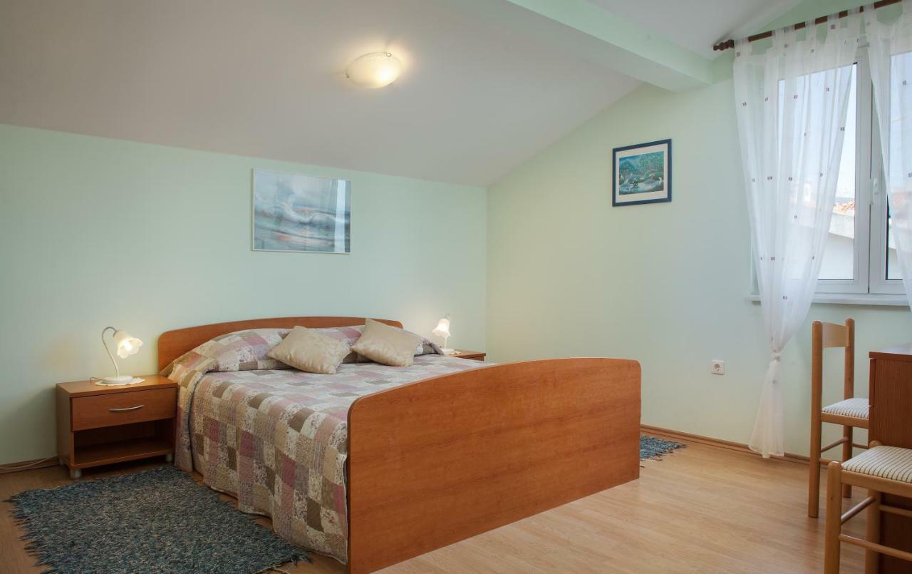 Apartments Cvjetni Dvori Макарска Екстериор снимка