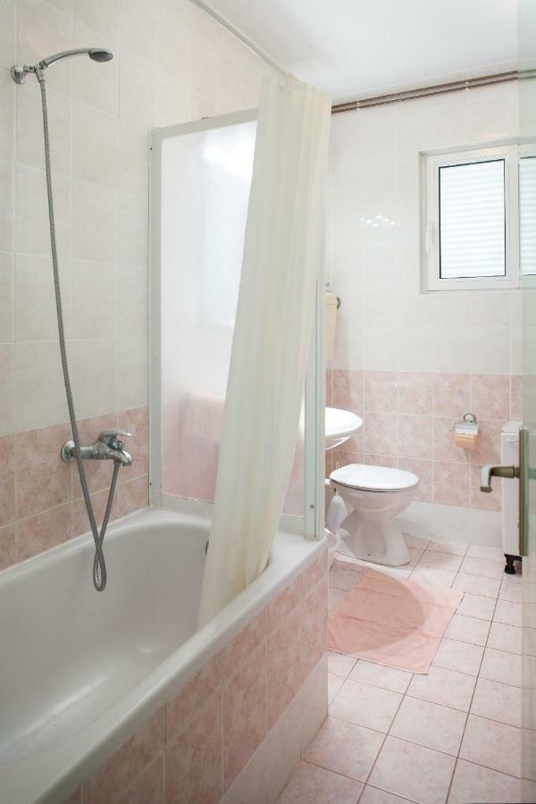Apartments Cvjetni Dvori Макарска Екстериор снимка